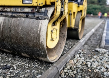 Aufgrund einer Baustelle kommt es zu Behinderungen (Symbolbild)