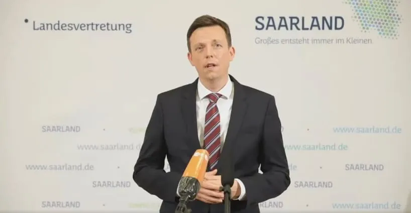 Tobias Hans beim Videostatement am Abend (14.10.2020) | Bild: Livestream Facebook