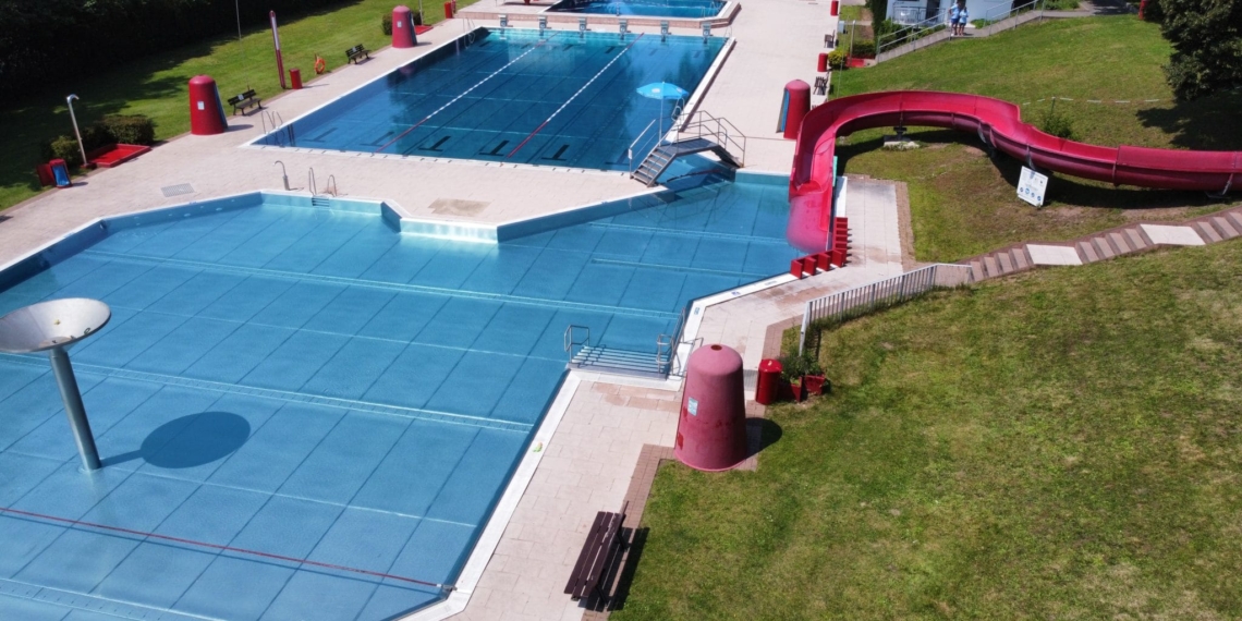 Das Friedrichsthaler Freibad von Oben
