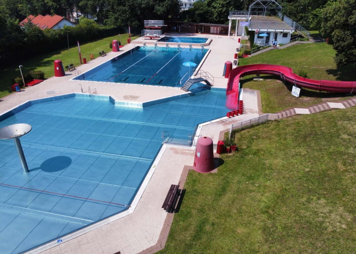Das Friedrichsthaler Freibad von Oben