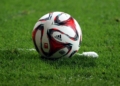 Fußball liegt vor Freistoßspray, über dts
