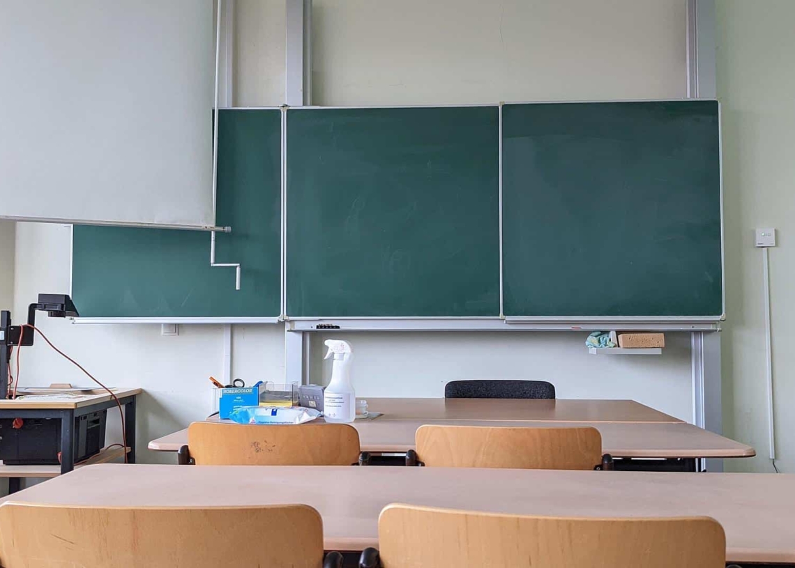 Klassenraum in einer Schule (Archiv)