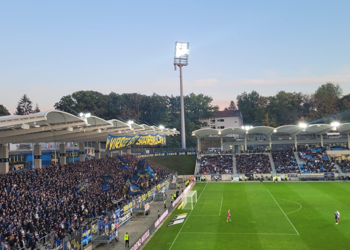 Flutlichtspiel zwischen 1. FC Saarbrücken - VfB Lübeck