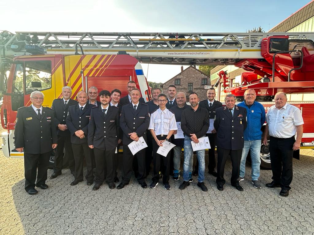 Die Jubilare & Beförderten | Bild: FFW Friedrichsthal
