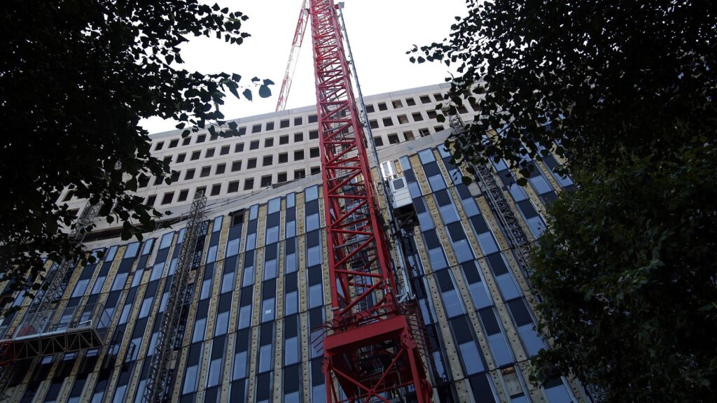 dts image 13044 bsmraaegbr 3432 1920 1080