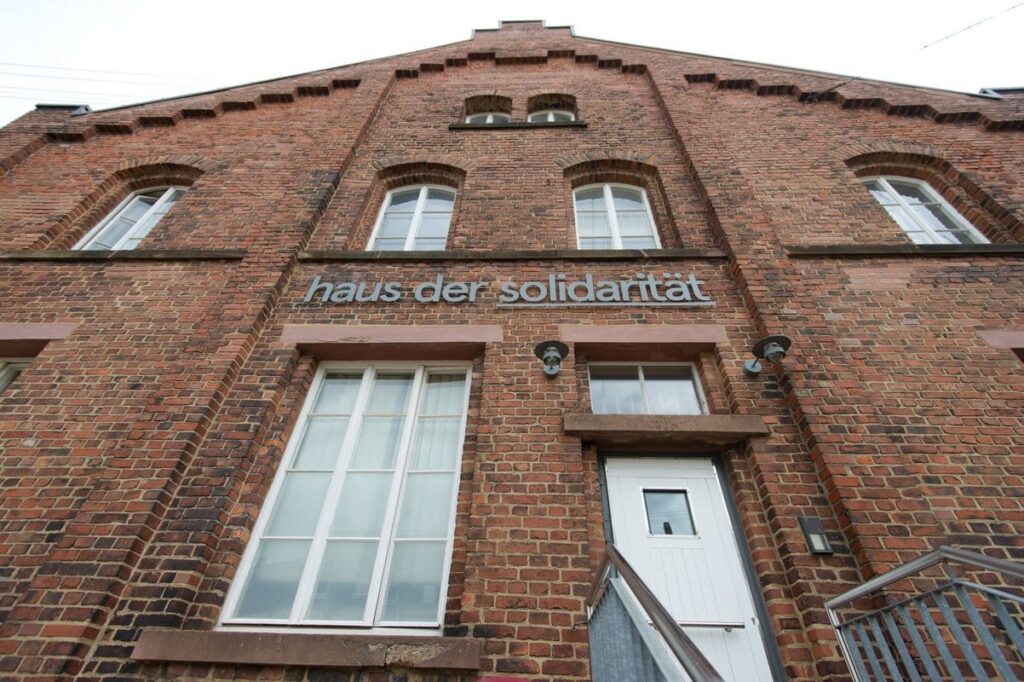 Podiumsdiskussion „Politische Bildung in Zeiten von Demokratiefeindlichkeit“ im Rechtsschutzsaal Bildstock 10 Rechtsschutzsaal Bildstock