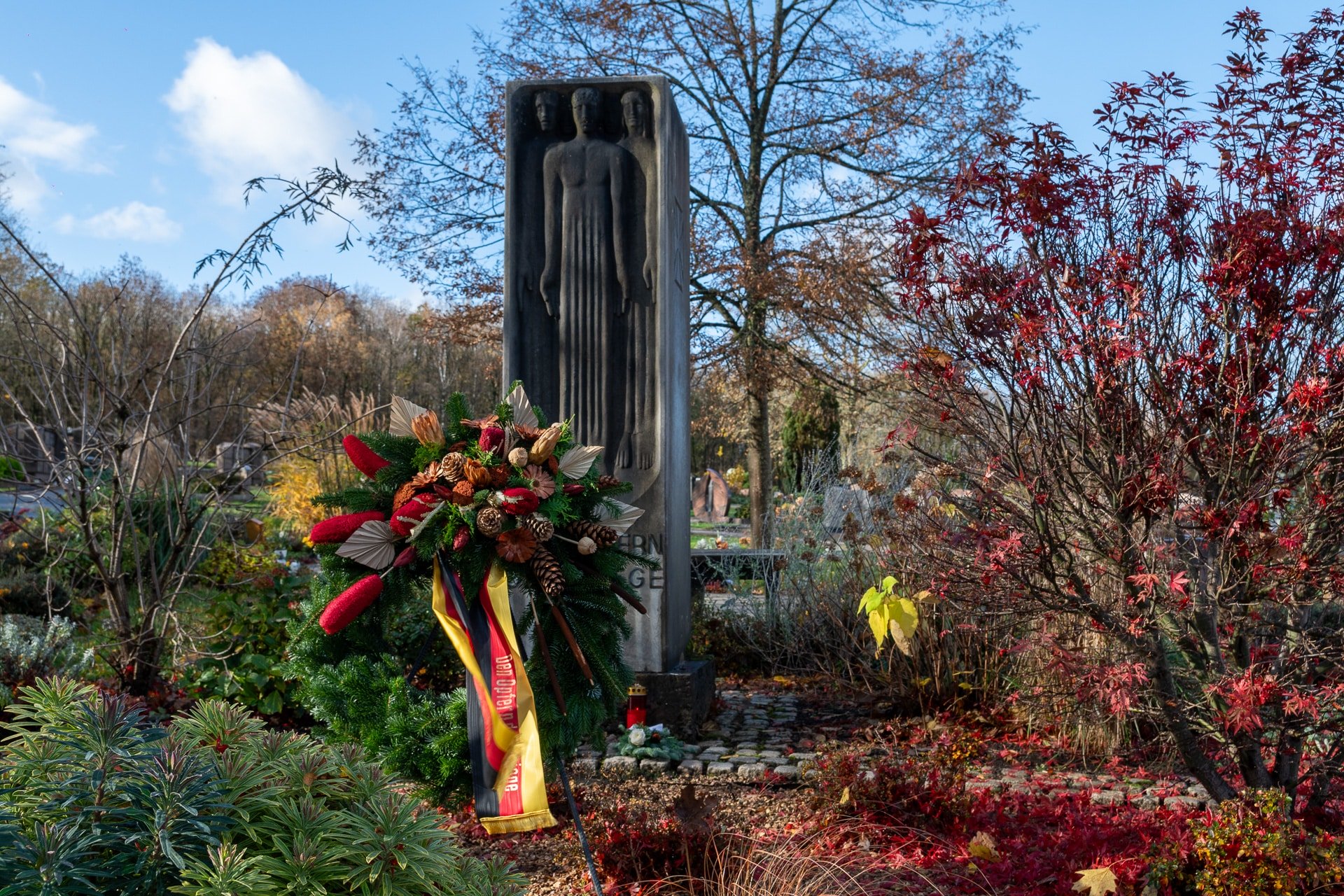 Volkstrauertag in Friedrichsthal 2 Volkstrauertag Denkmal Bildstock