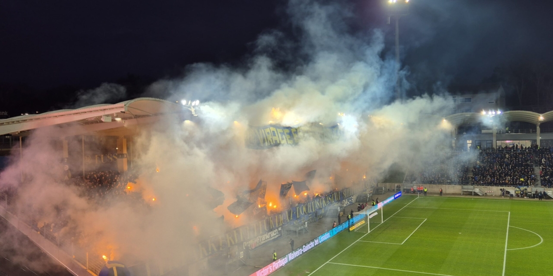 Die Virage-Est im Spiel gegen den VFB Stuttgart 2 am 14.03.2025