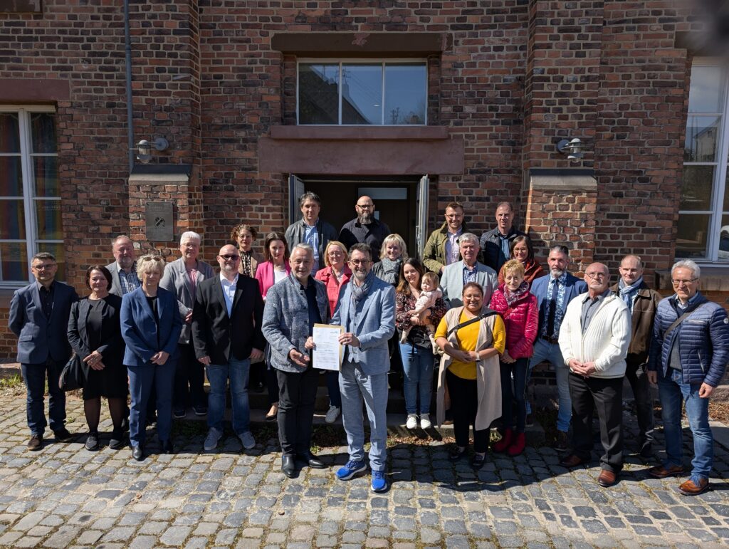 PXL 20250402 112108255.RAW 01.COVER