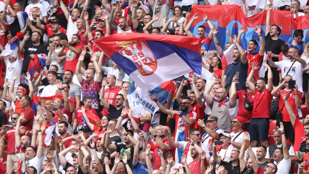 Serbische Fans (Archiv)