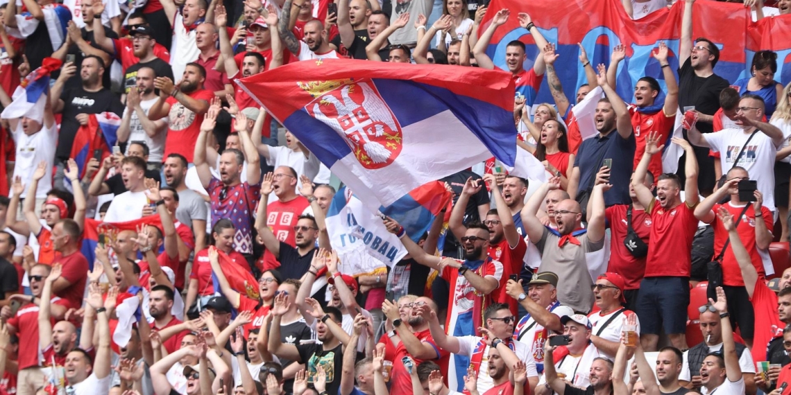 Serbische Fans (Archiv)