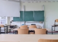Klassenraum in einer Schule (Archiv)