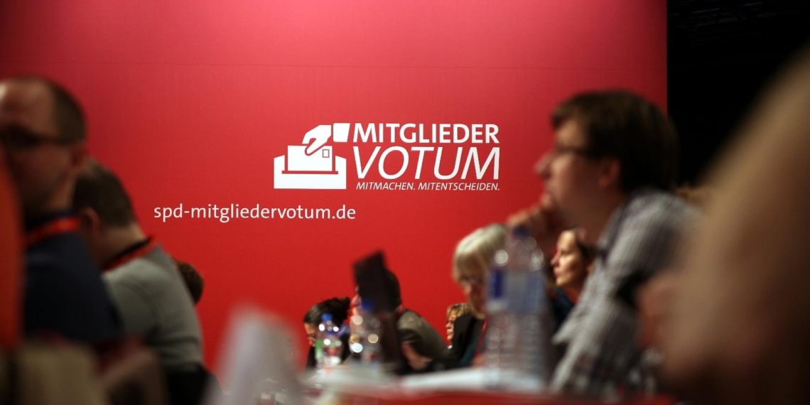 Werbung für SPD-Mitgliederentscheid auf SPD-Parteitag (Archiv)
