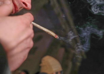 Cannabis-Konsument(Archiv)