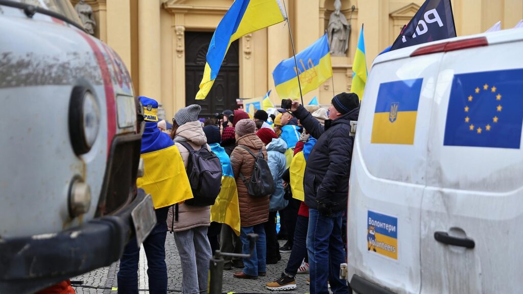 Ukraine: Merz fordert vor Verhandlungen Waffenruhe 3 Pro-Ukraine-Demo (Archiv)