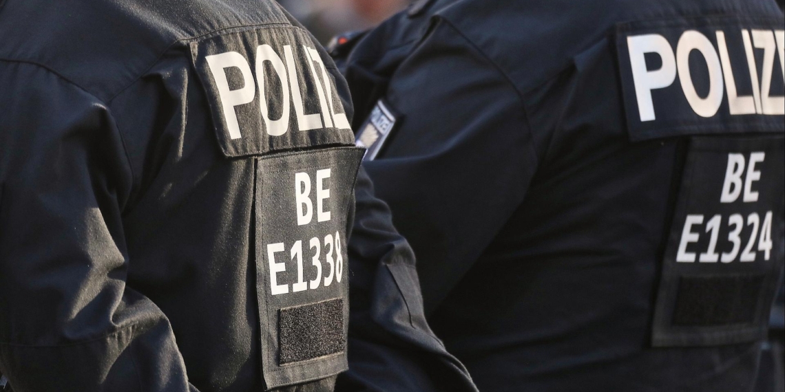 Behörden melden Zerschlagung von rechtsextremer Terrorzelle 1 Polizei (Archiv)