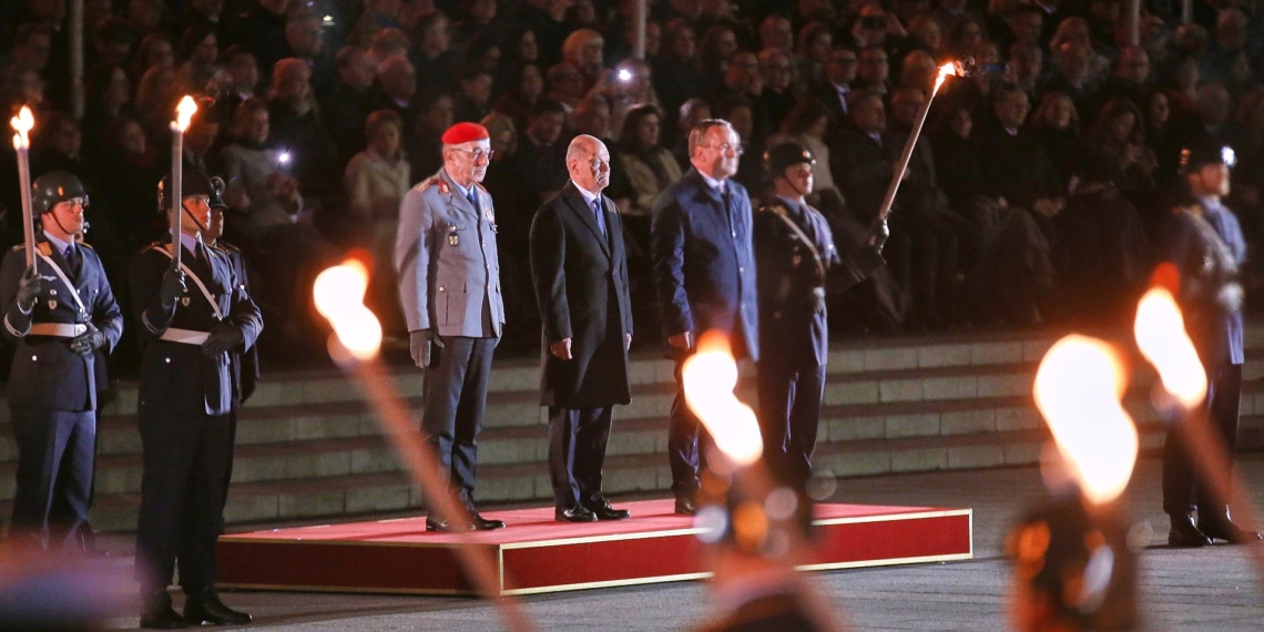 Großer Zapfenstreich für Olaf Scholz am 05.05.2025