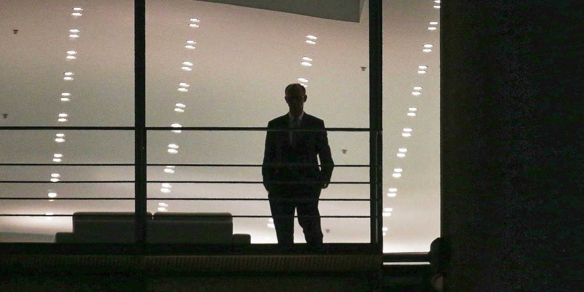 Friedrich Merz zum ersten Mal im Kanzlerbüro am 06.05.2025