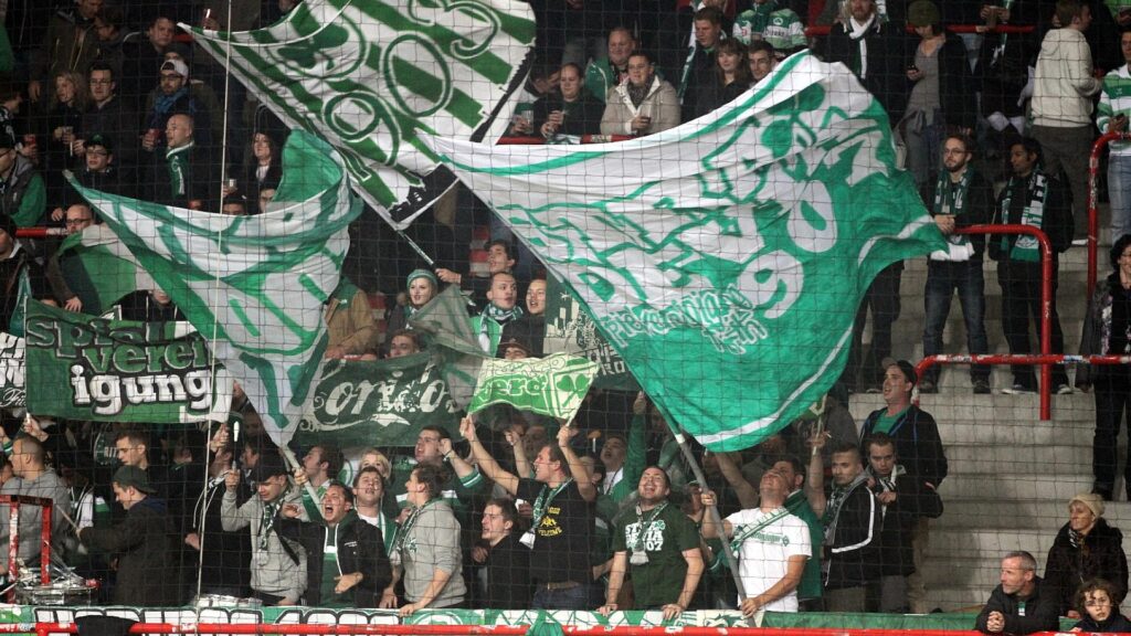 Fans von Greuther Fürth (Archiv)