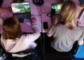 Junge Leute beim Zocken (Archiv)