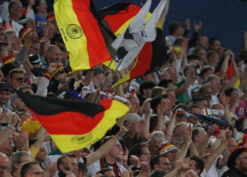 Fans der deutschen Fußball-Nationalmannschaft (Archiv)