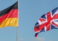 Fahnen von Deutschland und Großbritannien (Archiv)