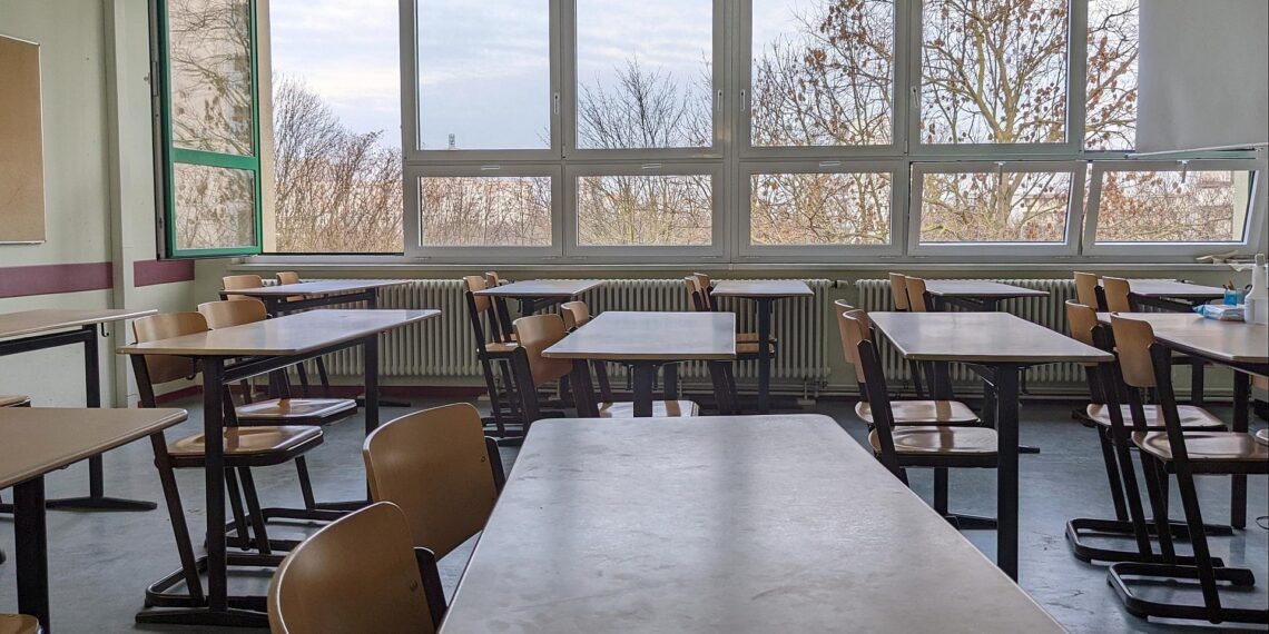 Klassenraum in einer Schule (Archiv)