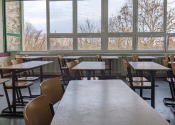 Klassenraum in einer Schule (Archiv)