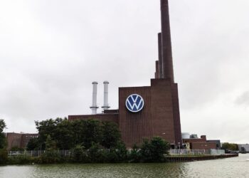 VW-Werk am Mittellandkanal in Wolfsburg