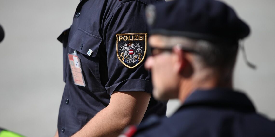 Österreichische Polizisten (Archiv)