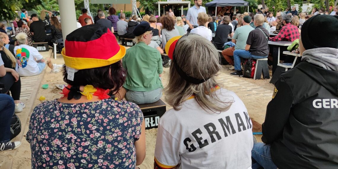 Public Viewing im Berliner Biergarten BRLO (Archiv)