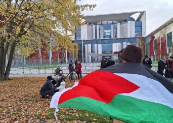 Pro-Palästinenser-Protest vor dem Kanzleramt (Archiv)