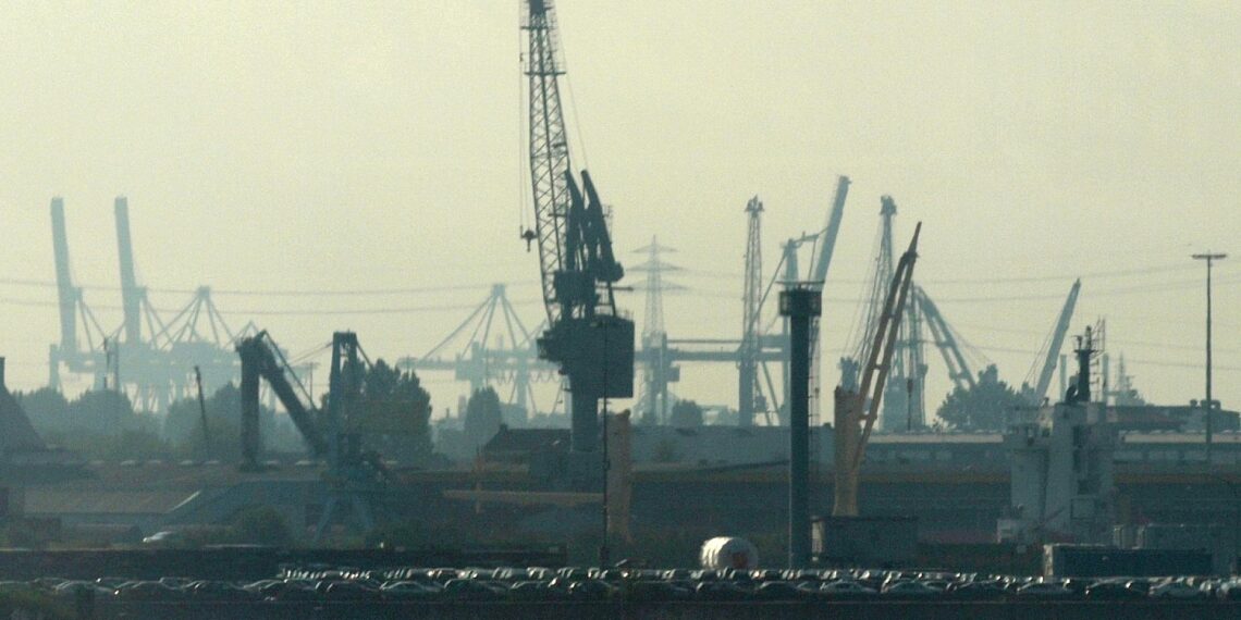 Industrieanlagen (Archiv)