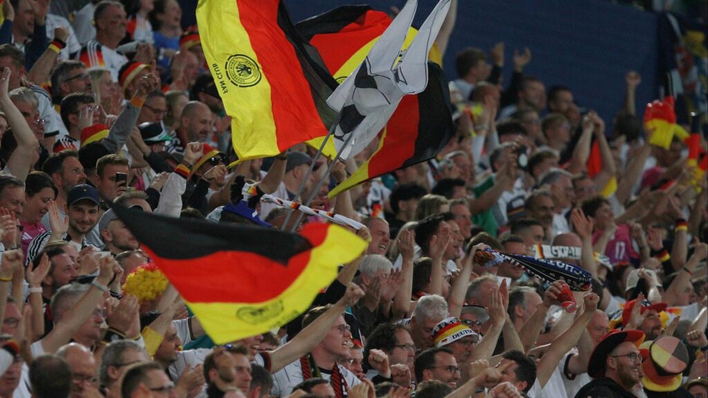 Fans der deutschen Fußball-Nationalmannschaft (Archiv)