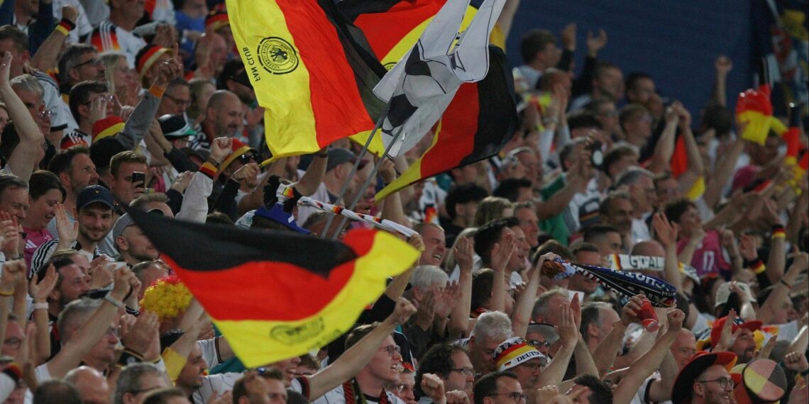 Fans der deutschen Fußball-Nationalmannschaft (Archiv)