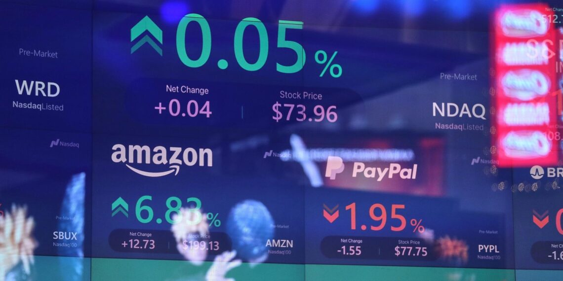 Börsenkurse von Amazon und Paypal an der Nasdaq (Archiv)