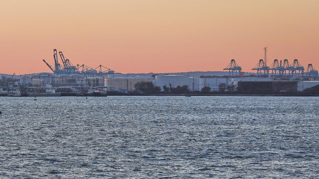 Industrieanlagen (Archiv)