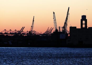 Industrieanlagen (Archiv)
