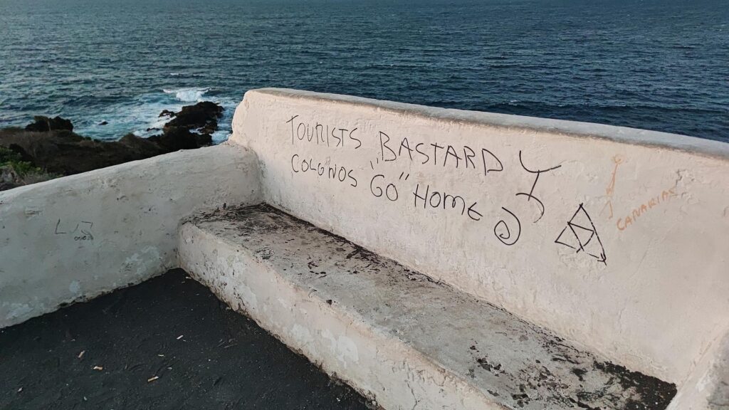 Graffiti gegen Touristen auf den Kanarischen Inseln (Archiv)