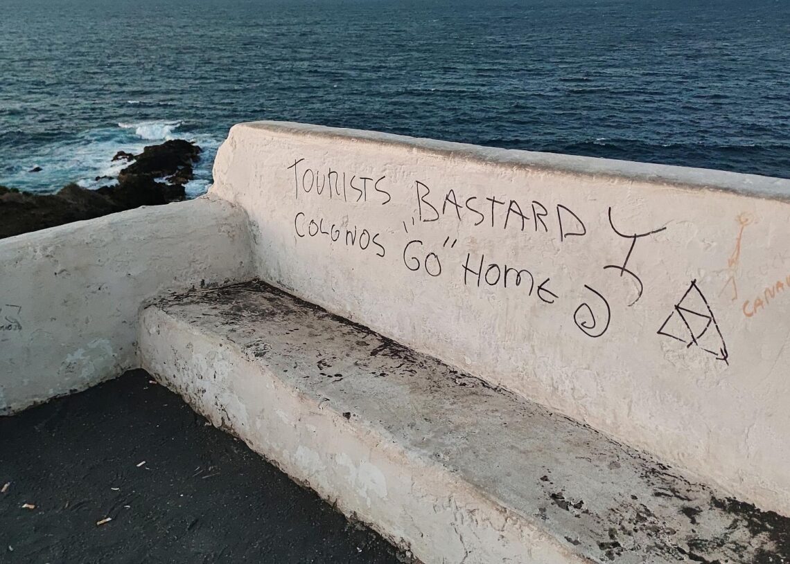 Graffiti gegen Touristen auf den Kanarischen Inseln (Archiv)