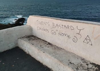 Graffiti gegen Touristen auf den Kanarischen Inseln (Archiv)