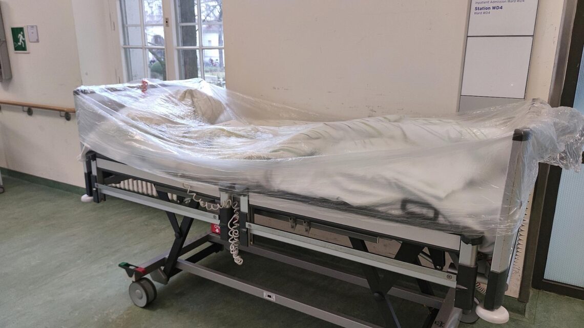 Krankenhausbett (Archiv)