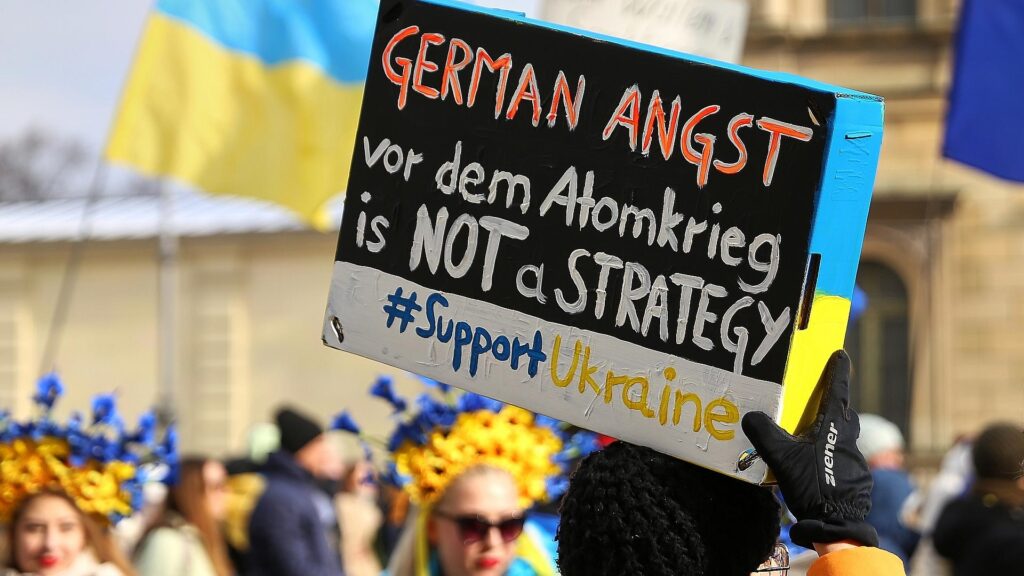 Grüne fordern von Merz mehr Ukraine-Hilfe 8 Pro-Ukraine-Demo (Archiv)