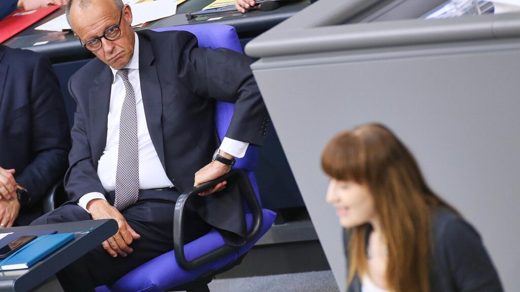 Friedrich Merz und Heidi Reichinnek (Archiv)