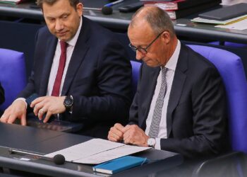 Lars Klingbeil und Friedrich Merz (Archiv)