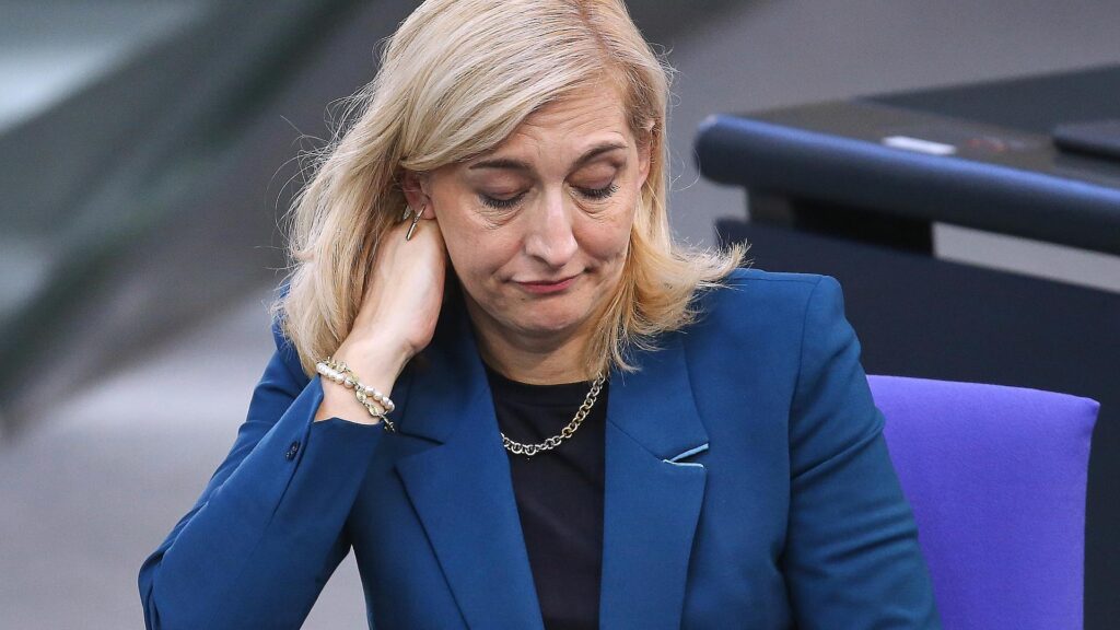 Gesundheitsministerin räumt Milliarden-Risiko bei Masken-Klagen ein 4 Nina Warken (Archiv)