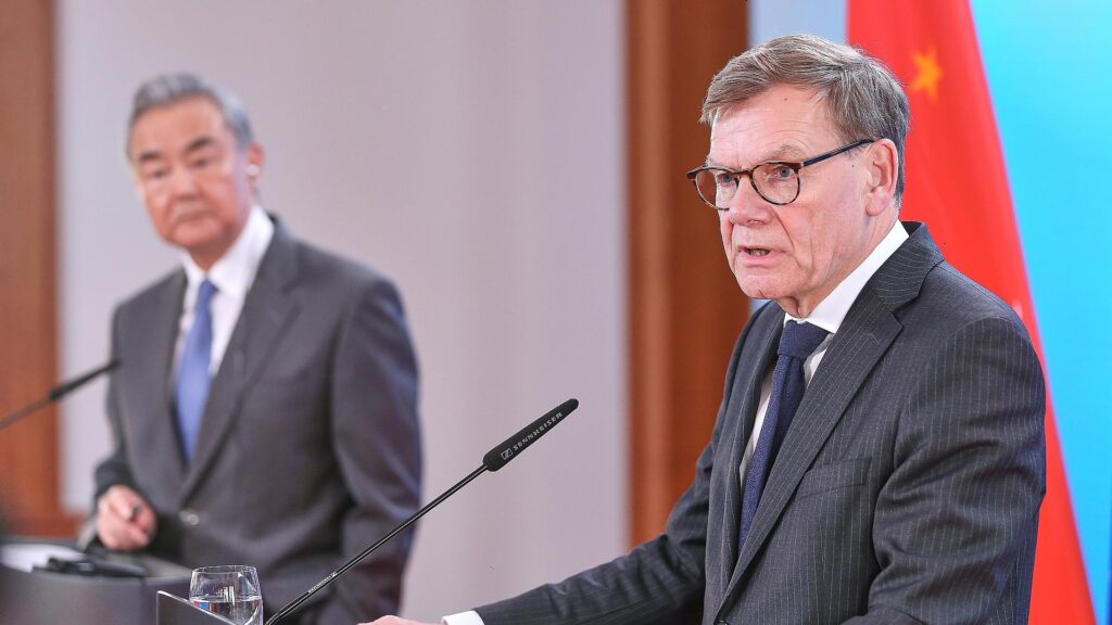 Wang Yi und Johann Wadephul (Archiv)