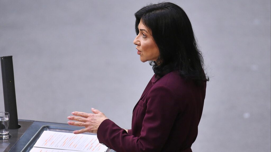 Wirtschaftsministerin lehnt Digitalsteuer für US-Tech-Konzerne ab 6 Katherina Reiche am 08.07.2025