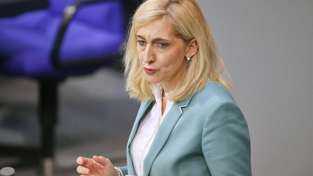 Nina Warken am 10.07.2025