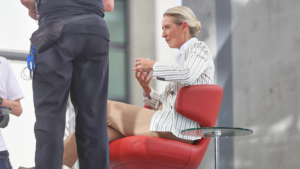 Protestgruppe bewertet Störaktion bei Weidel-Interview als Erfolg 13 Alice Weidel am 20.07.2025